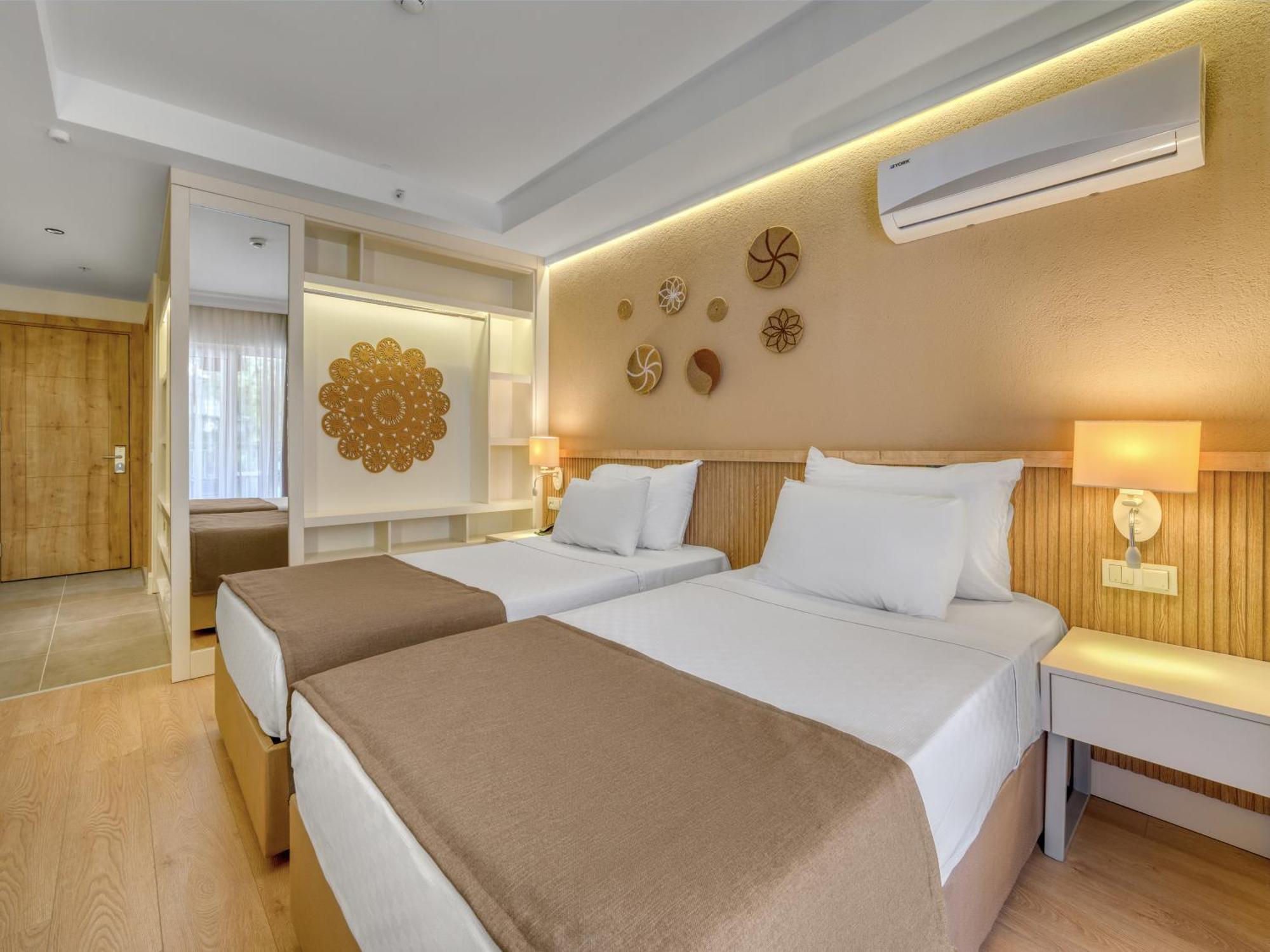 Park Hotel (Adults Only) 阿拉尼亚 外观 照片